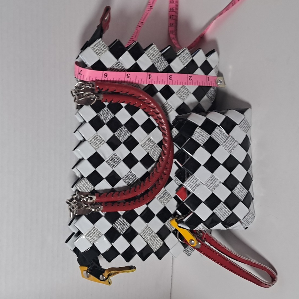 Womens black & white & red newspaper wrap wristlet with matching coin purse. - Picture 6 of 9